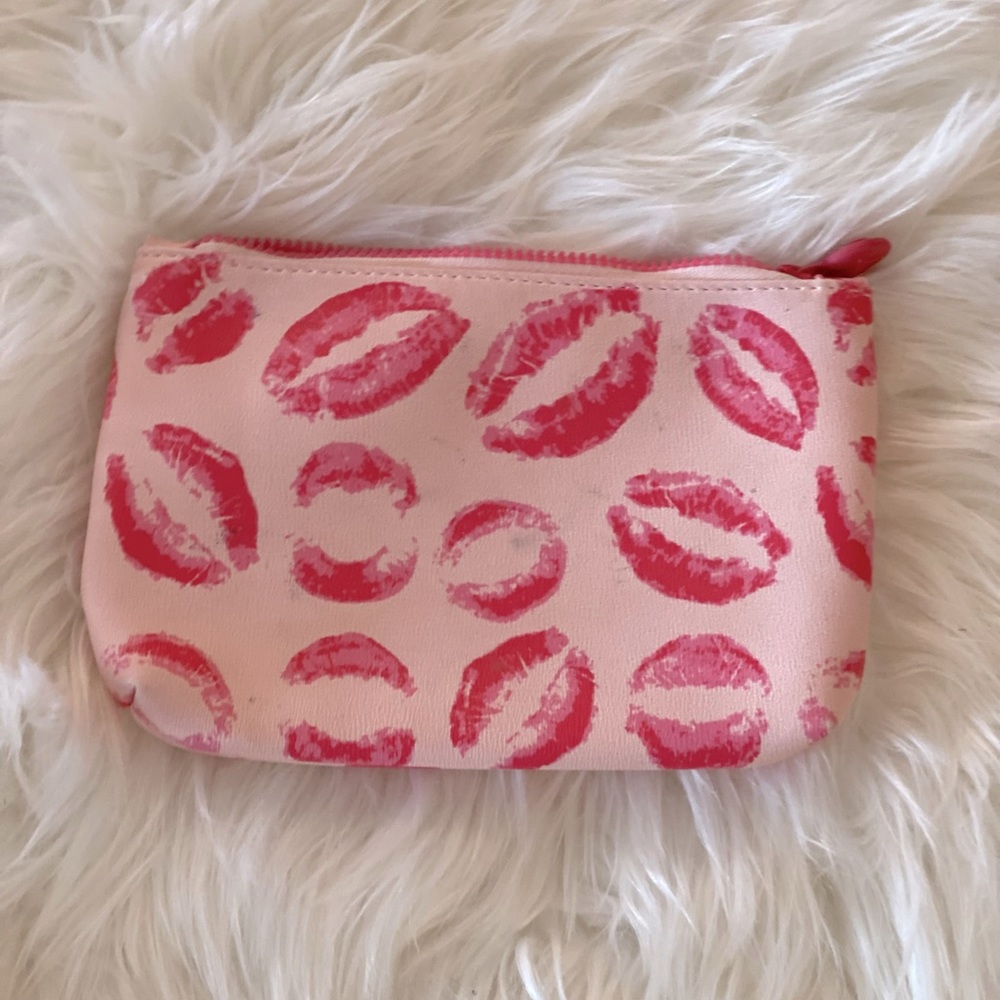 IPSY KISS ME BAG